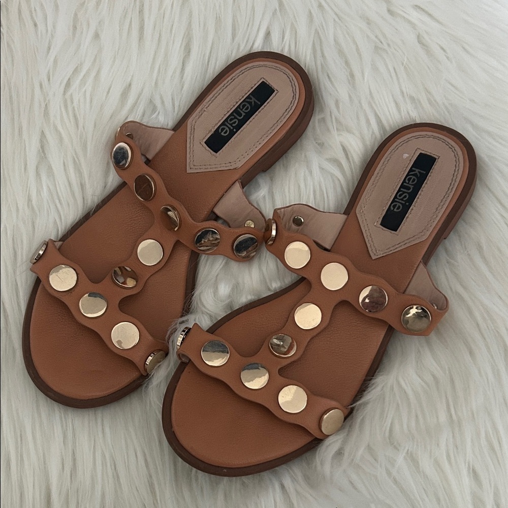 Kensie Manette Sandals size 6 brown round gold medal studs flat sandals